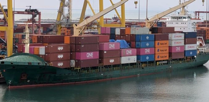 CoNTAINER CONTSHIP ONO