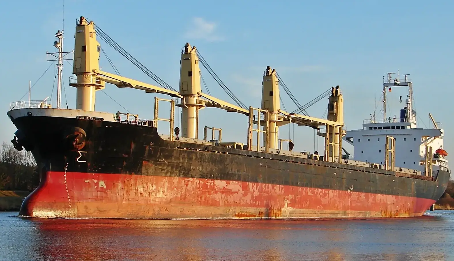 M/V HELEN BULKER
