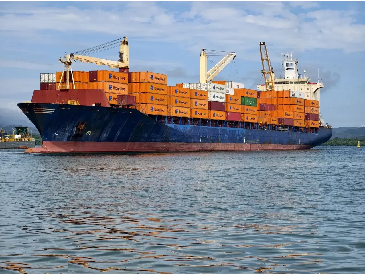 M/V  HUTTON