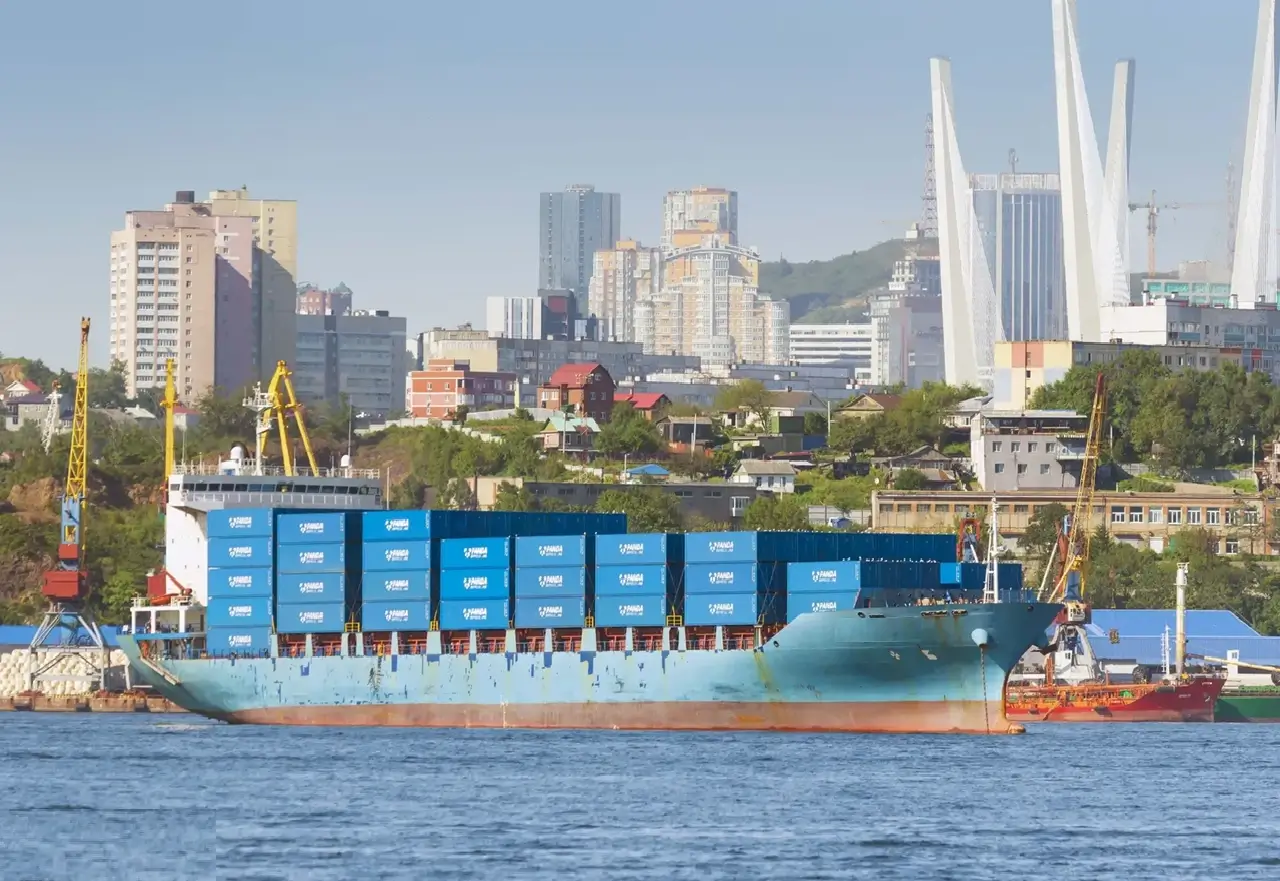 M/V SUMMIT XIAMEN
