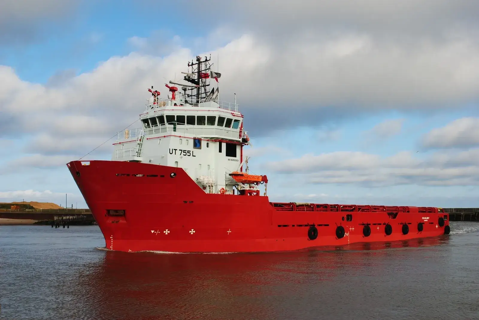 Offshore ship MP PSV2